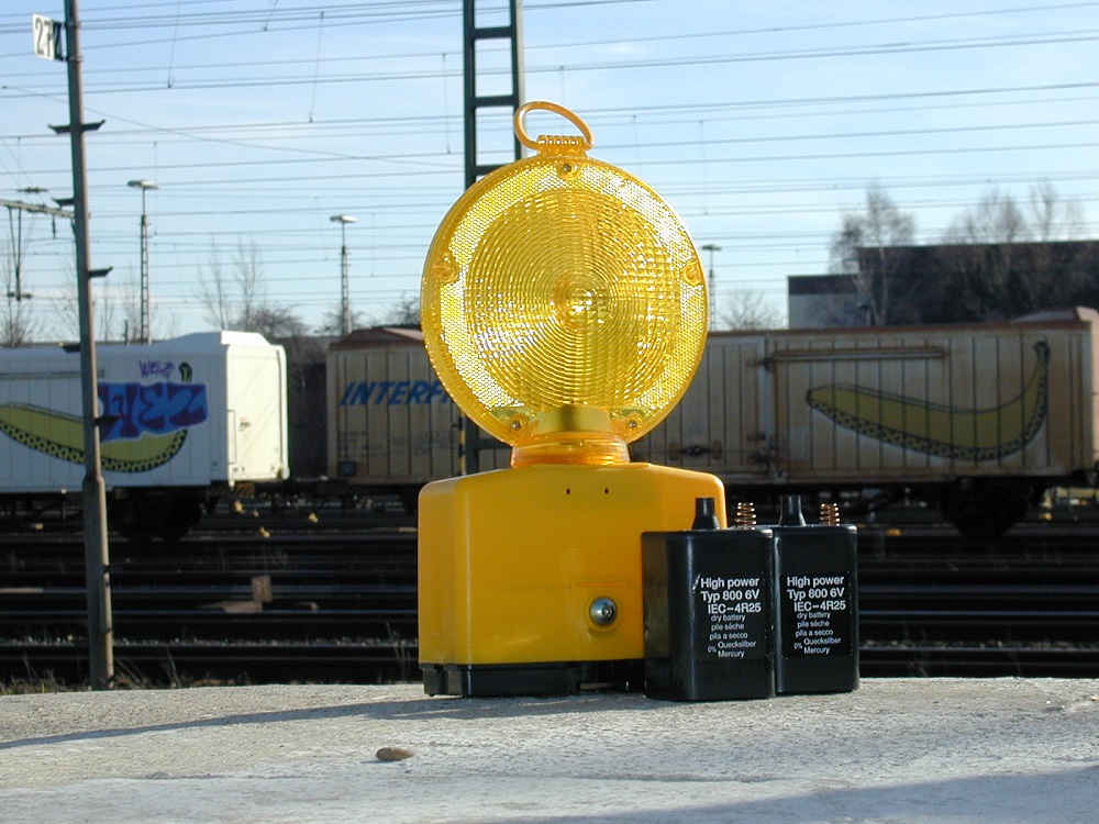 Berndt Gefahrgutausrüstung  Warnblinkleuchte für Baustellen (gelb)
